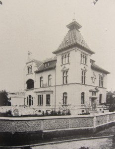 VILLA_NEDELMANN-vom_Casino_aus_gesehen