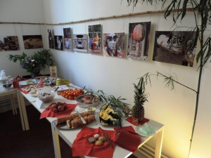 Taiwanesischer_Markt_mit_Fotoarbeiten_von_Brigitte_Zipp_Foto_by_Ivo_Franz