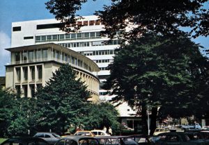 Neckermann-Hochhaus Ruhrstraße/Delle - vorne GFST Gesellschaft für Stromwirtschaft (heute Denkmalschutz)