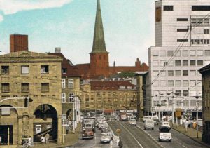 MH_Neckermann_bestimmte_die_Skyline_am_Ruhrufer_Muelheim
